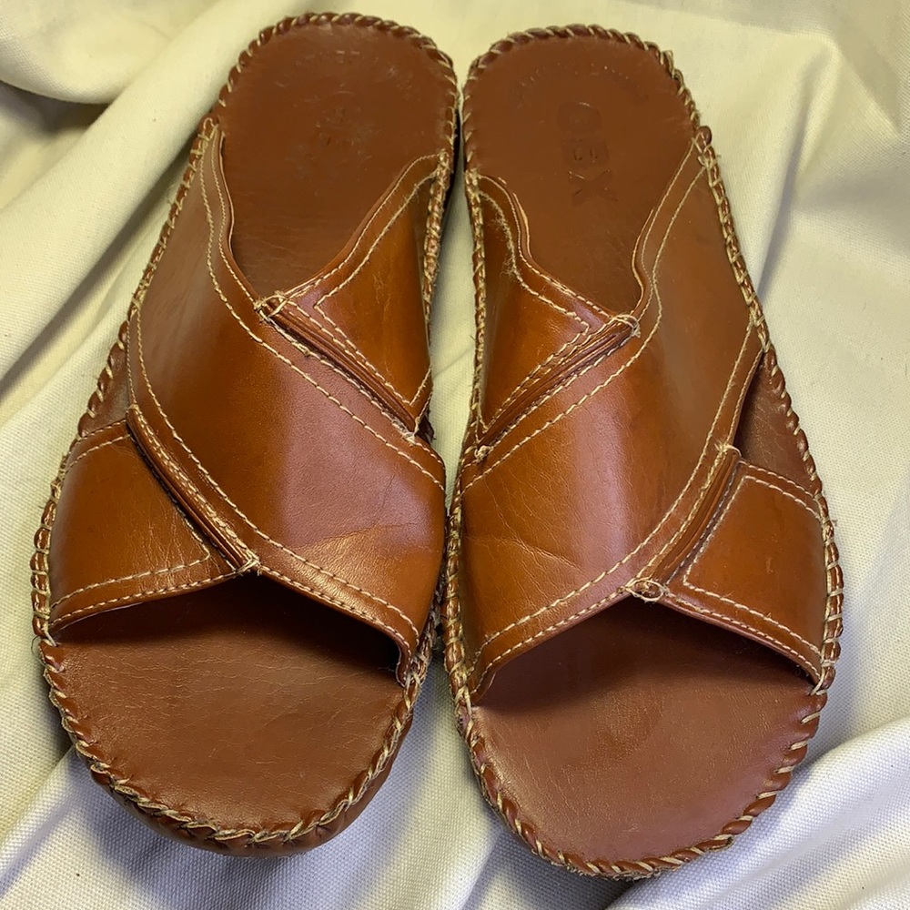GBX almost NEW leather X-sandals worn once